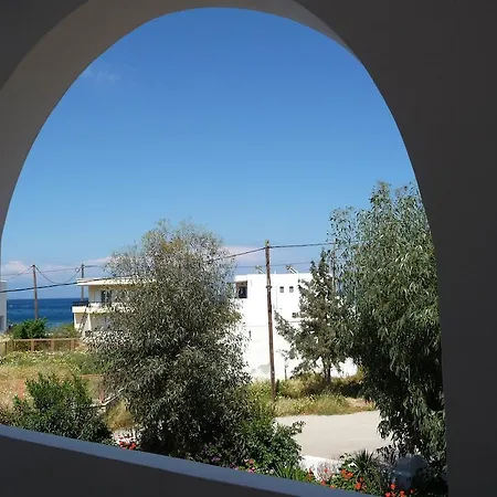 Irinoula Apartment *